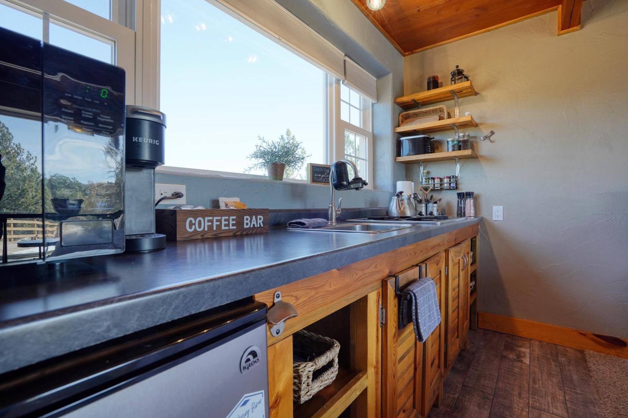 Sunrise Cabin At Highland Meadows Hot Springs Exteriör bild